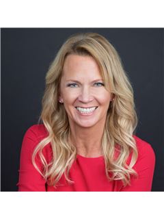 Kelly Sue Stonebreaker - RE/MAX Town & Country Realty