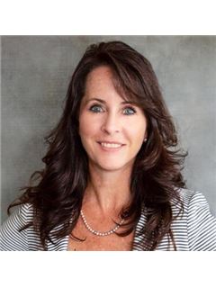 Karen Bagwell - RE/MAX Town & Country Realty
