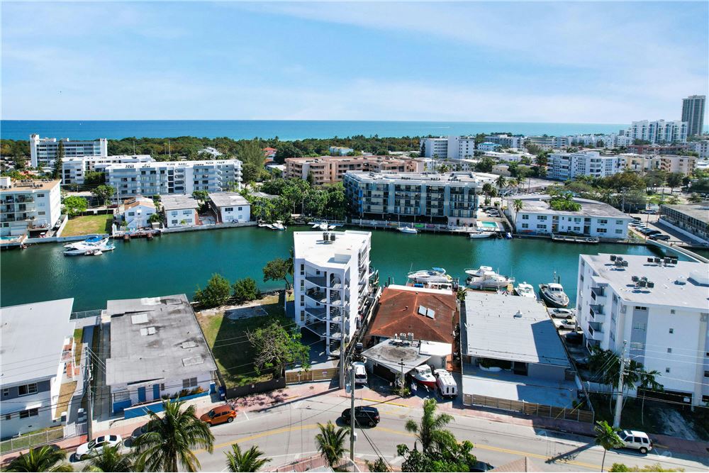 Residential - Condo/Apartment - Miami Beach, Florida, United States ...