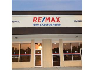 Office of RE/MAX Town & Country Realty - Winter Springs