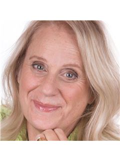 Kathy Kooyman - RE/MAX Concepts