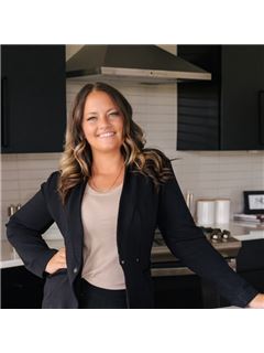 Jessica Auch - RE/MAX Revolution