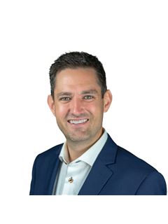 Kyle Hawthorne - RE/MAX Revolution