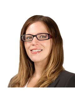 Ashley Lee - RE/MAX Revolution