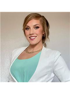 McKenna Pinto-Gonzalez - RE/MAX Whatcom County, Inc.