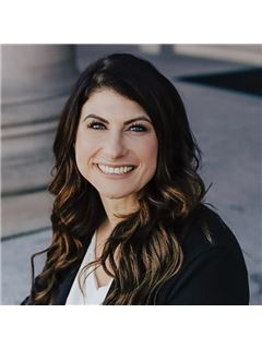Nichole Gottbreht - RE/MAX Parkside Affiliates
