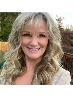 Cynthia Caffrey - RE/MAX Elite