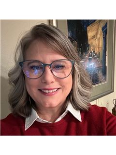 Julie Stenberg - RE/MAX Power Pros