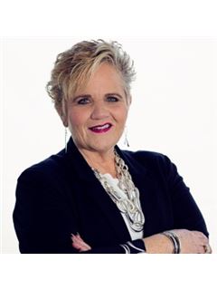 Julie Pierce - RE/MAX Exclusive
