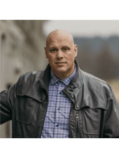 Derek Utrup - RE/MAX Exclusive