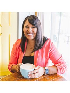 Melanie Tinsley - RE/MAX Exclusive