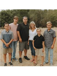 Jeremy S. Briscoe - RE/MAX Country Real Estate
