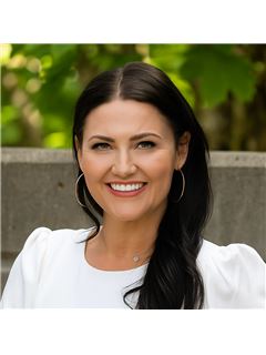 Helena O'Connell - RE/MAX Parkside Affiliates