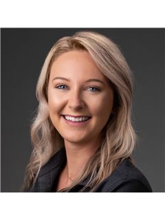 Carly Howe - RE/MAX Power Pros