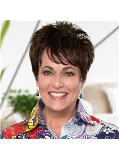 Broker/Owner - Julia Runyan - RE/MAX Exclusive