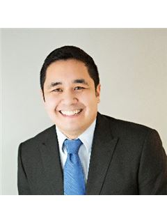 Oliver Del Rosario - RE/MAX Realty Group