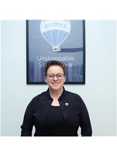 Candice Ficalora - RE/MAX Edge