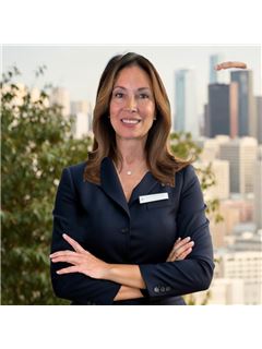 Crystal De Raffele - RE/MAX Town & Country
