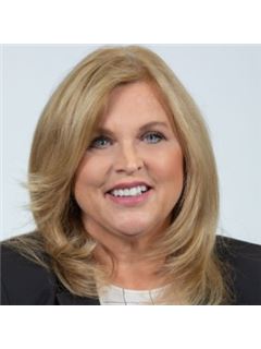 Joann Credendino - RE/MAX Town & Country