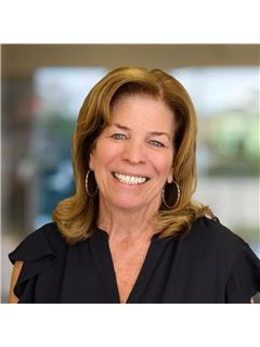 Agente Associado                                   - Diane Butterman - RE/MAX Town & Country