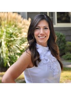 Stephanie Ruzzo - RE/MAX Classic Realty