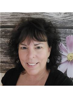 JeanEllen Baker - RE/MAX Town & Country