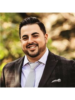 Maximillian Santos - RE/MAX 1st Choice