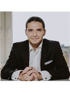 Simon Umanoff - RE/MAX Edge Group