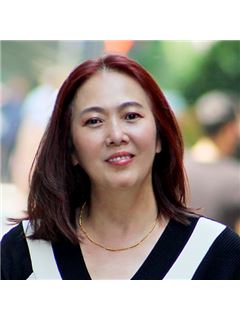 Sheena Lee - RE/MAX 1st Choice