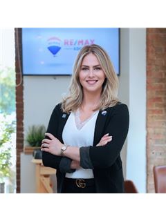 BriAnne O'Leary-Smith - RE/MAX Edge Group
