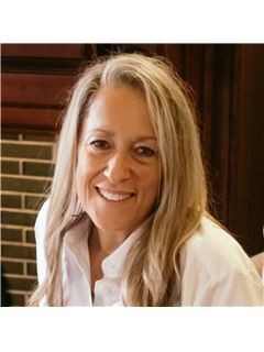 Patty Putter - RE/MAX Associates