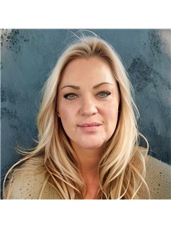 Deborah Schulz - RE/MAX ELITE