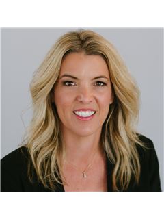 Brooke Stuart - RE/MAX Signature