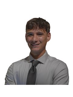 Armando Alvarez - RE/MAX Associates