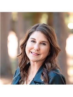 Lisa Brown - RE/MAX ELITE