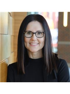 Christy Newport - RE/MAX Signature
