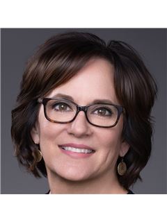 Broker/Owner - Karen Cox - RE/MAX & ASSOCIATES