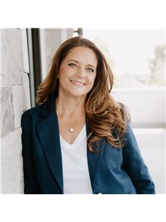 Associate - Darla Bailey - RE/MAX Results