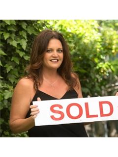 Elizabeth Hall - RE/MAX ELITE