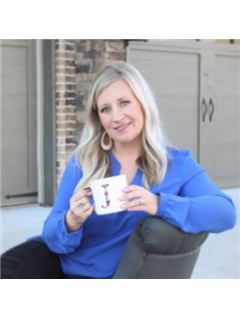 Jessica Smith - RE/MAX ELITE