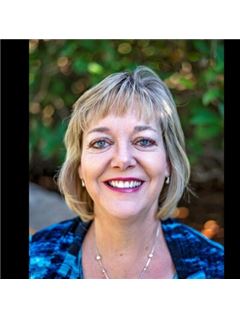 Franchisenehmer/in - Debbie Cook - RE/MAX Professionals