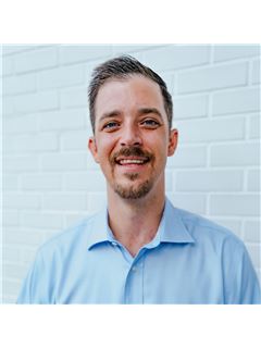 Ryan Oakley - RE/MAX Signature