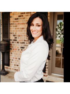 Carli Lavergne - RE/MAX ONE