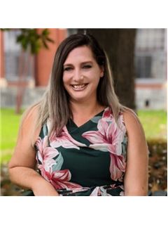 Paige Carsten - RE/MAX Lake Livingston