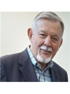 Derald W. Hamilton - RE/MAX Signature