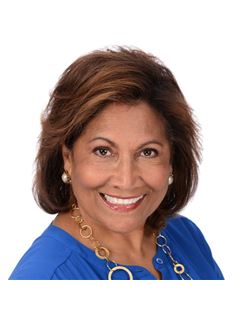 Monica McNeill - RE/MAX Signature
