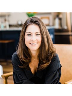 Emily Davis - RE/MAX Signature