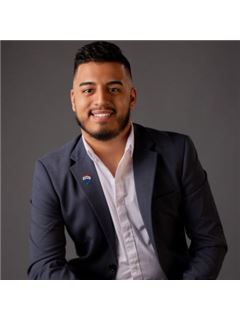 Juan Misael Gonzalez - RE/MAX Professionals