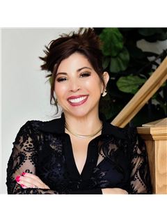 Lisseth DeLeon - RE/MAX Universal