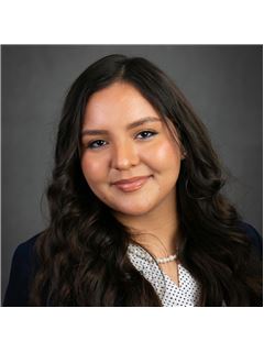 Jazmin Carrillo-Munoz - RE/MAX Professionals Select
